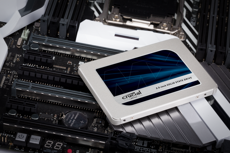 Crucial MX500 | 2TB 3D | NAND SATA 2.5" 7mm Internal SSD | With 9.5mm Adapter
